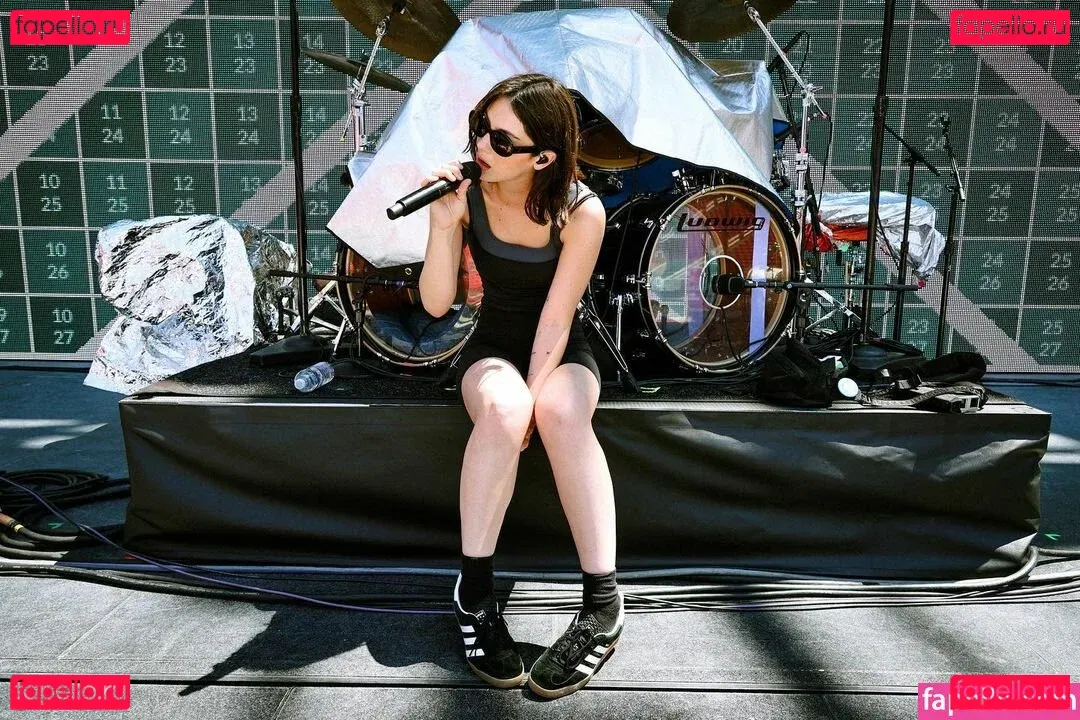 Gracie Abrams Onlyfans Photo Gallery 