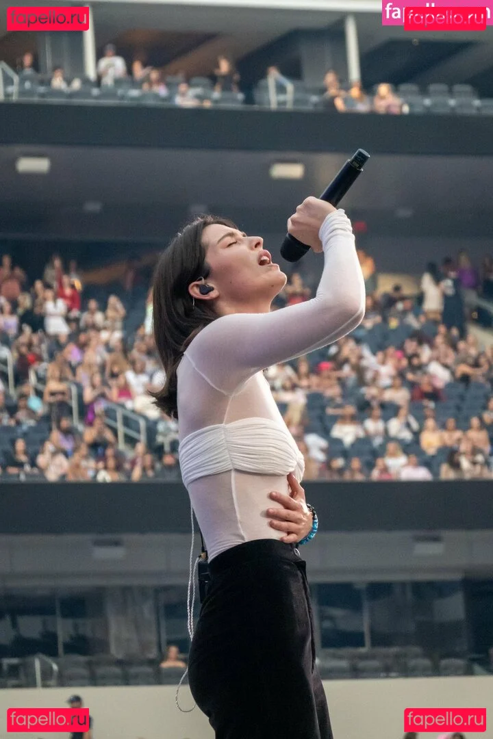 Gracie Abrams Onlyfans Photo Gallery 