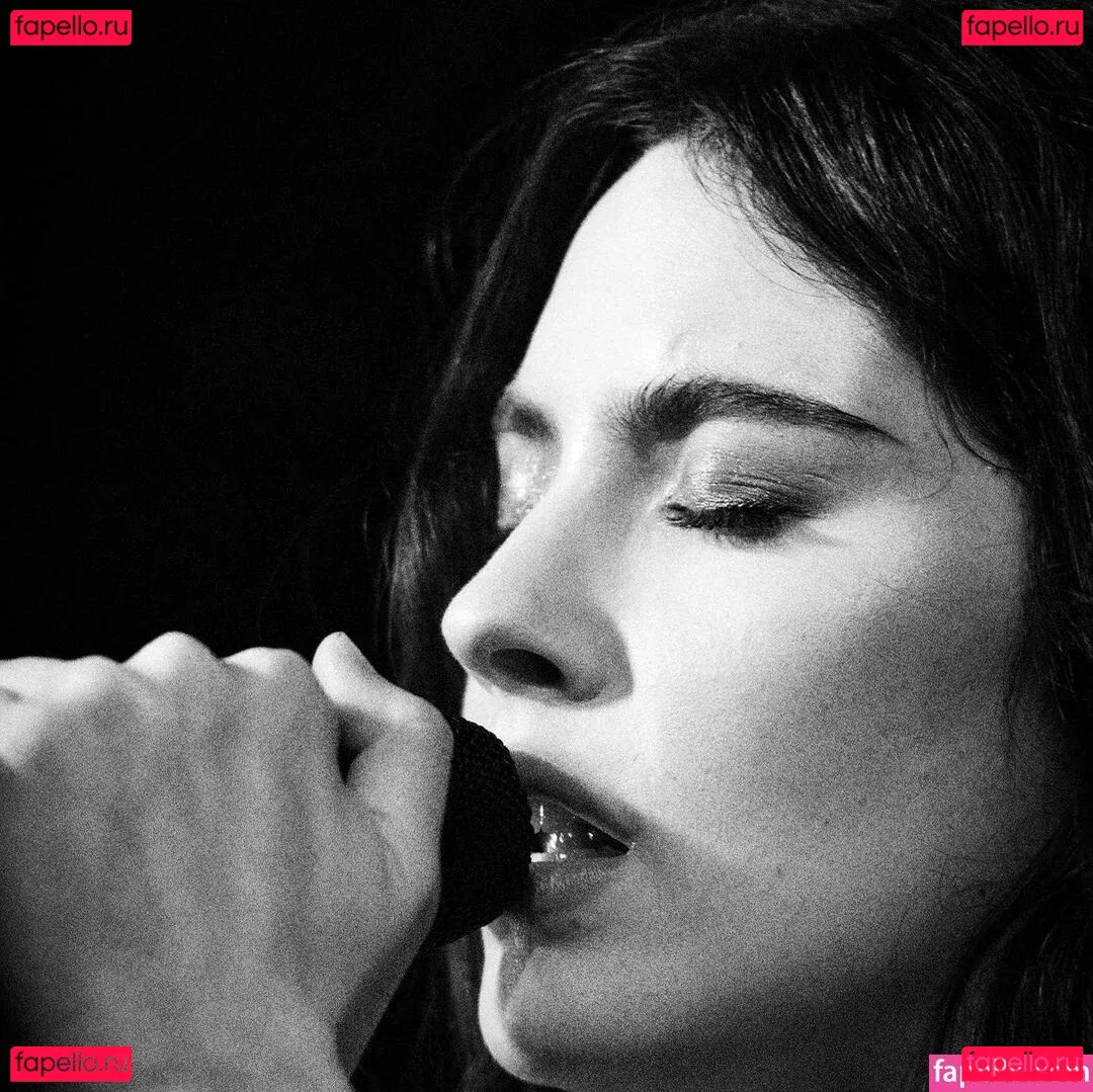 Gracie Abrams Onlyfans Photo Gallery 