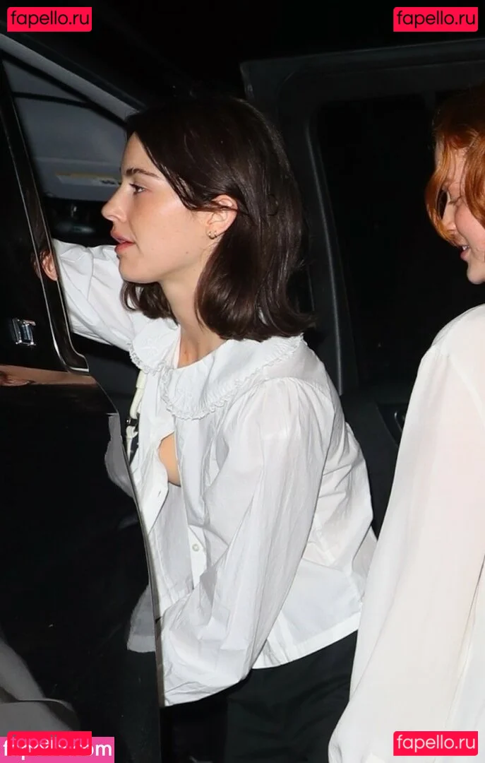 Gracie Abrams Onlyfans Photo Gallery 