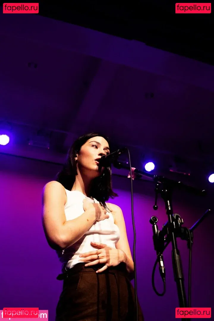 Gracie Abrams Onlyfans Photo Gallery 