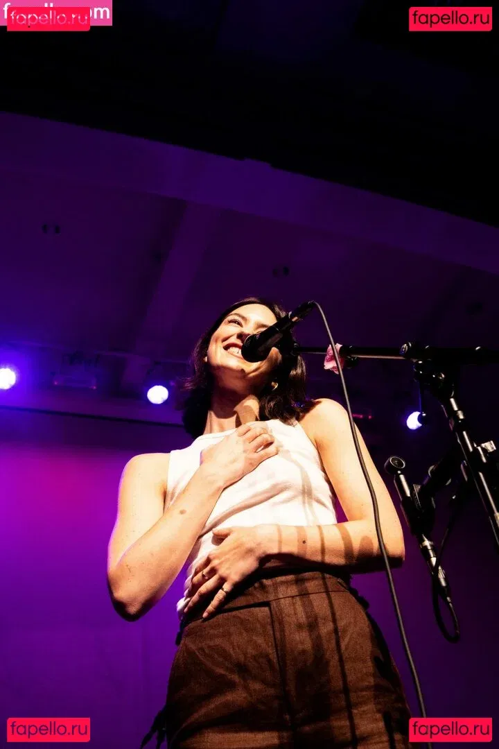 Gracie Abrams Onlyfans Photo Gallery 