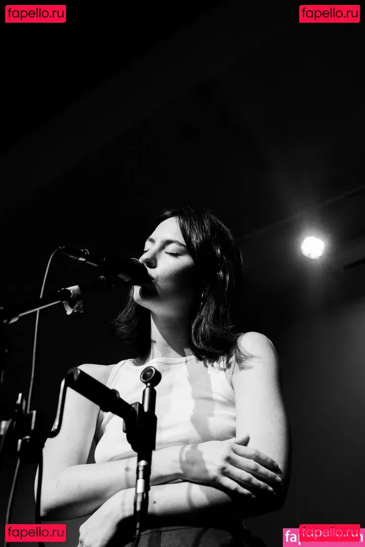 Gracie Abrams Onlyfans Photo Gallery 