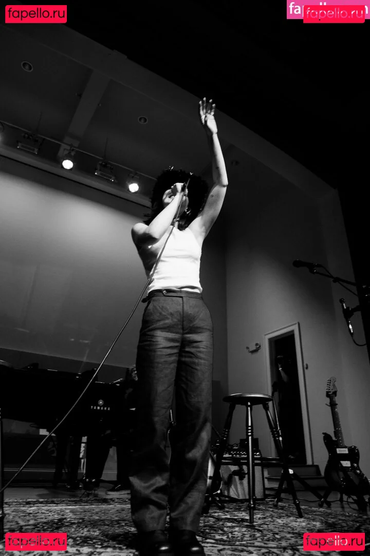 Gracie Abrams Onlyfans Photo Gallery 