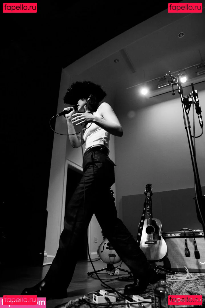 Gracie Abrams Onlyfans Photo Gallery 