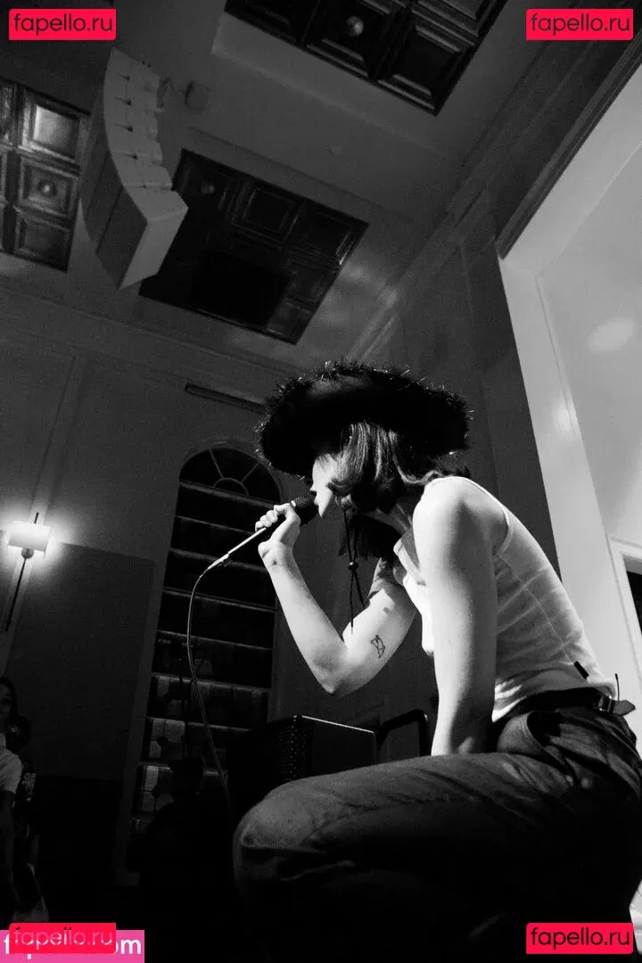 Gracie Abrams Onlyfans Photo Gallery 