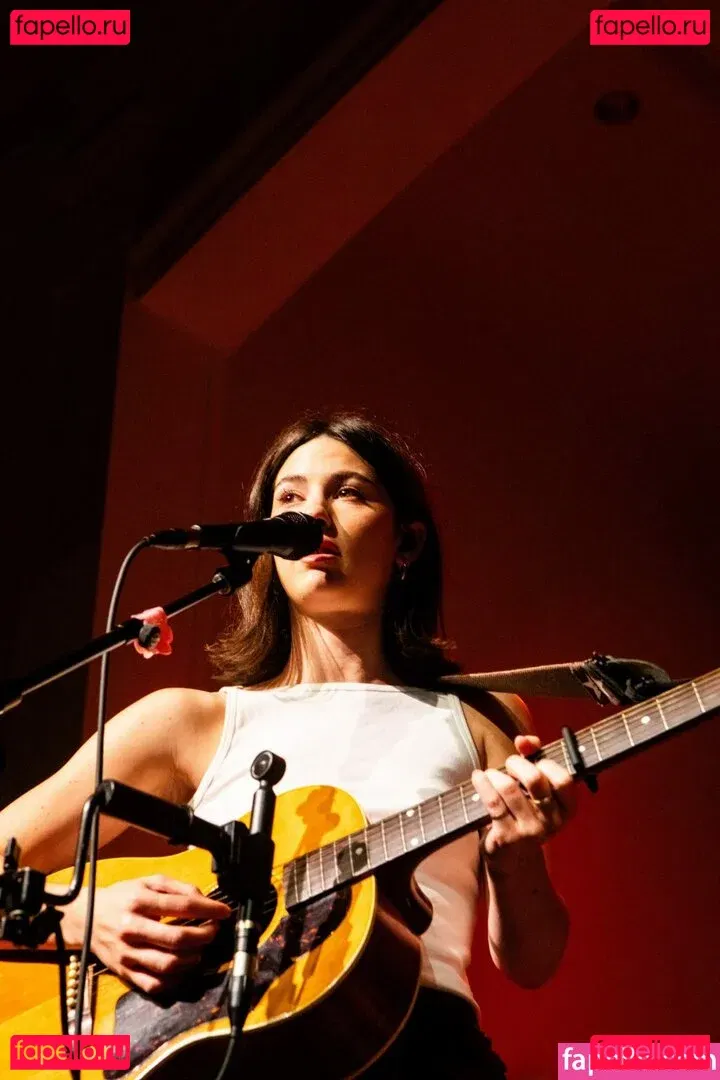 Gracie Abrams Onlyfans Photo Gallery 