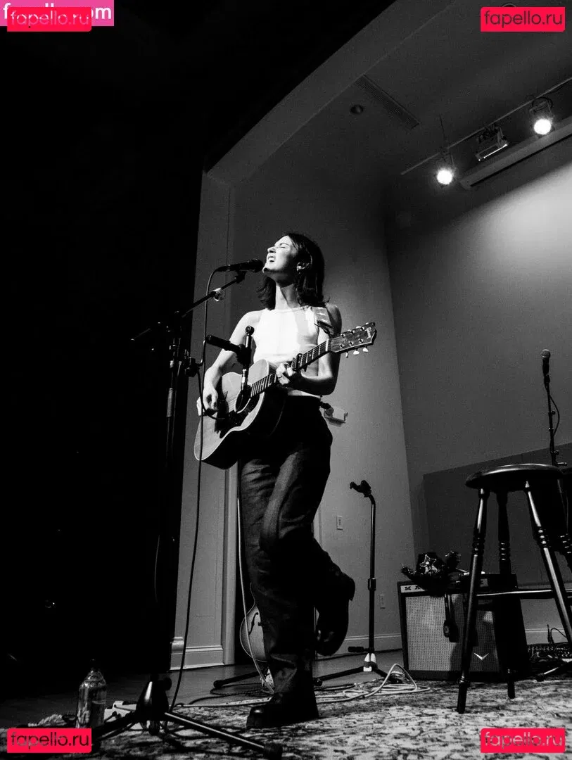 Gracie Abrams Onlyfans Photo Gallery 