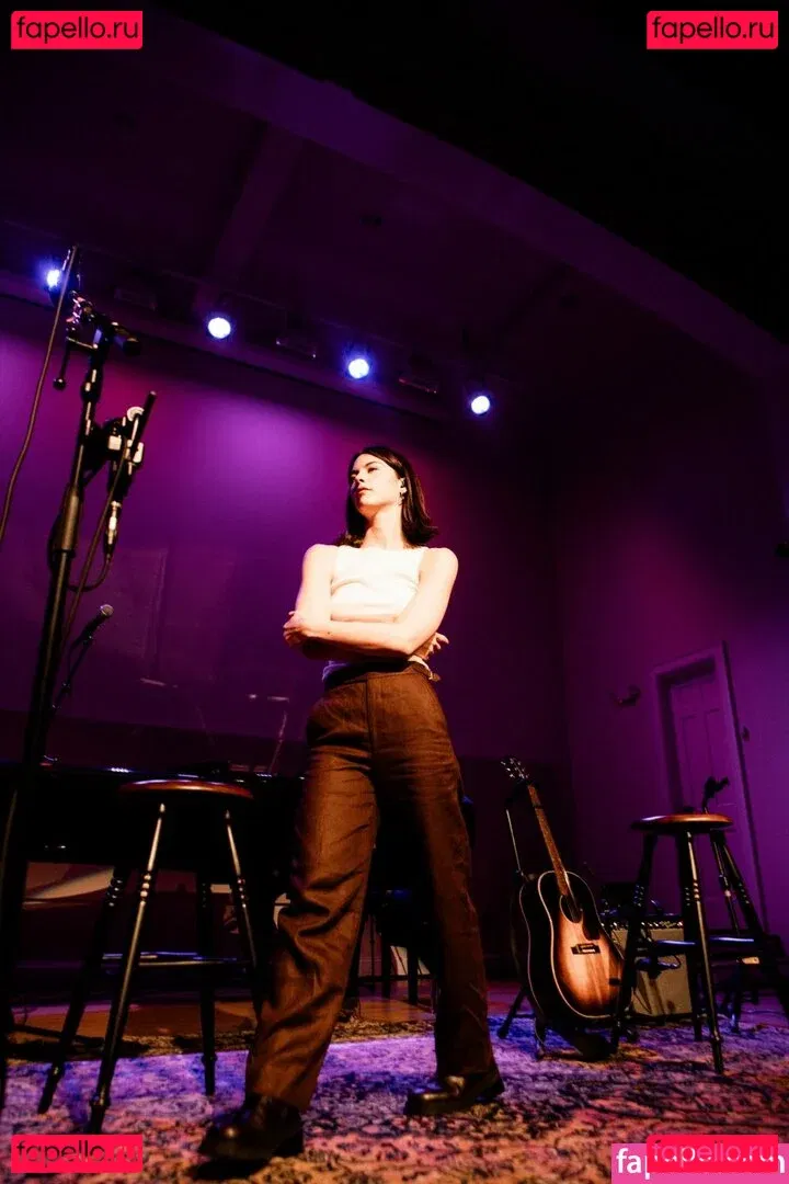 Gracie Abrams Onlyfans Photo Gallery 