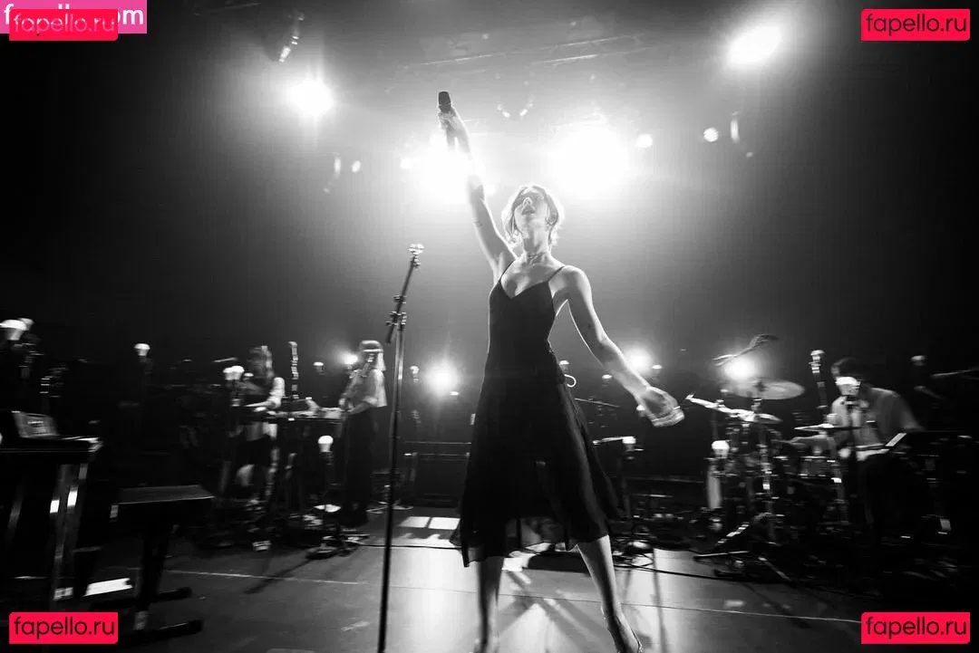 Gracie Abrams Onlyfans Photo Gallery 