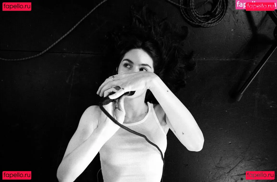 Gracie Abrams Onlyfans Photo Gallery 