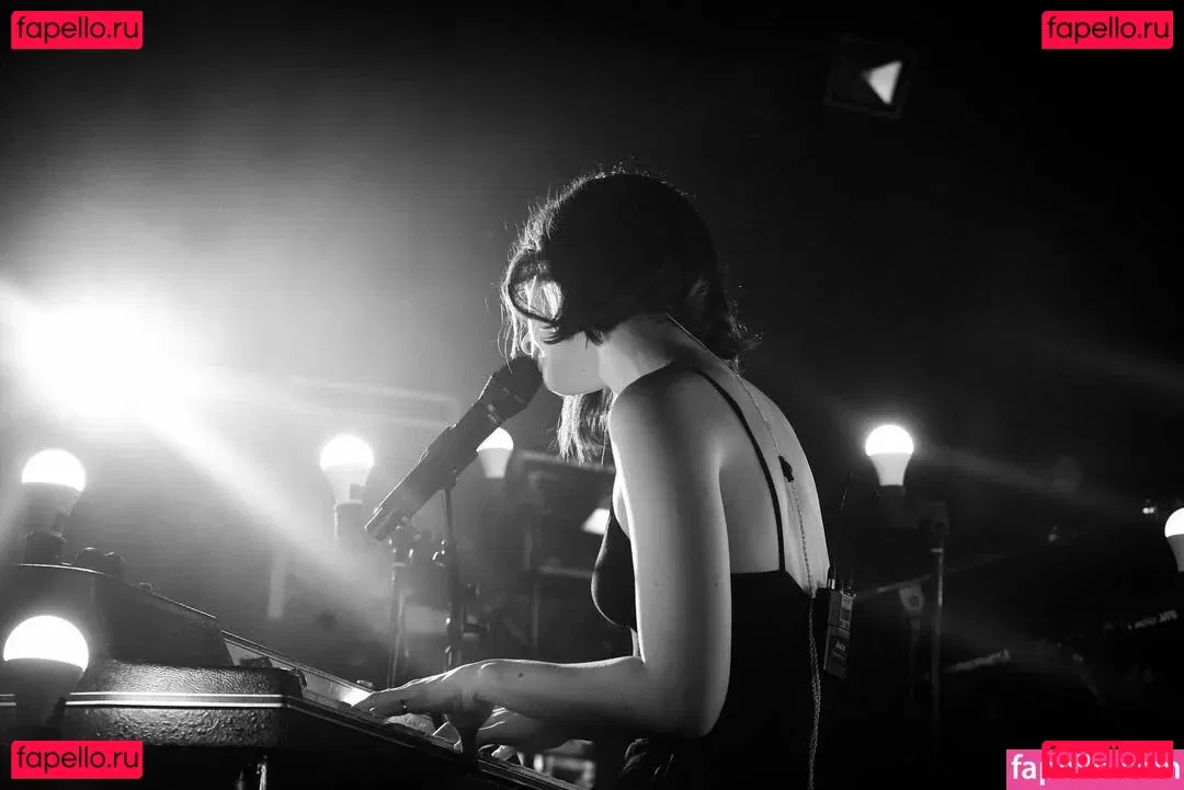 Gracie Abrams Onlyfans Photo Gallery 