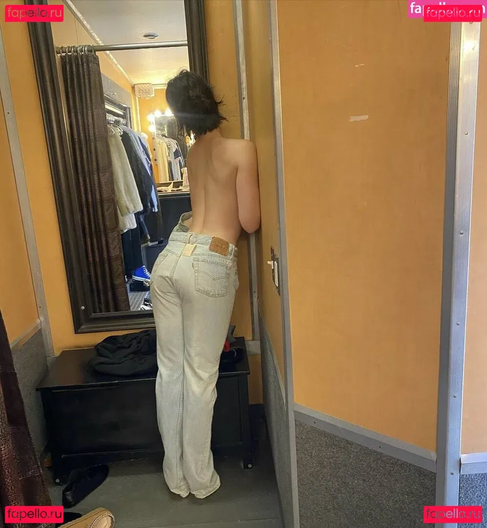 Gracie Abrams Onlyfans Photo Gallery 