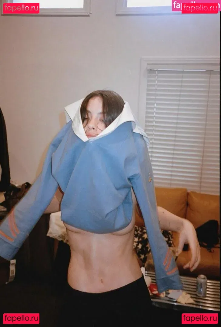 Gracie Abrams Onlyfans Photo Gallery 