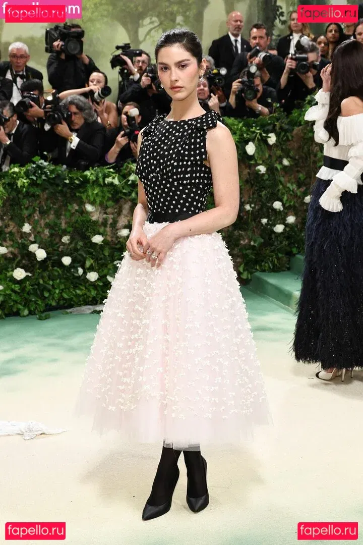 Gracie Abrams Onlyfans Photo Gallery 