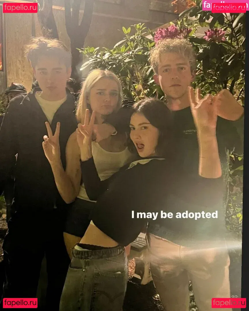 Gracie Abrams Onlyfans Photo Gallery 