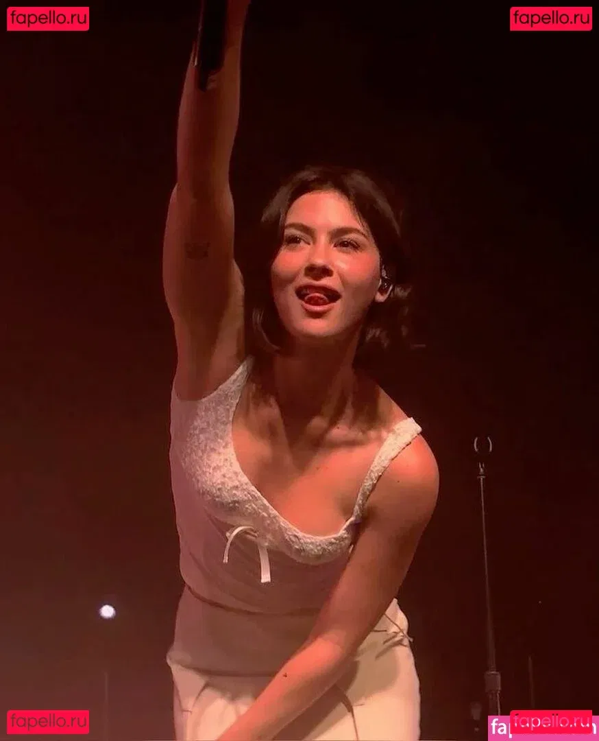 Gracie Abrams Onlyfans Photo Gallery 