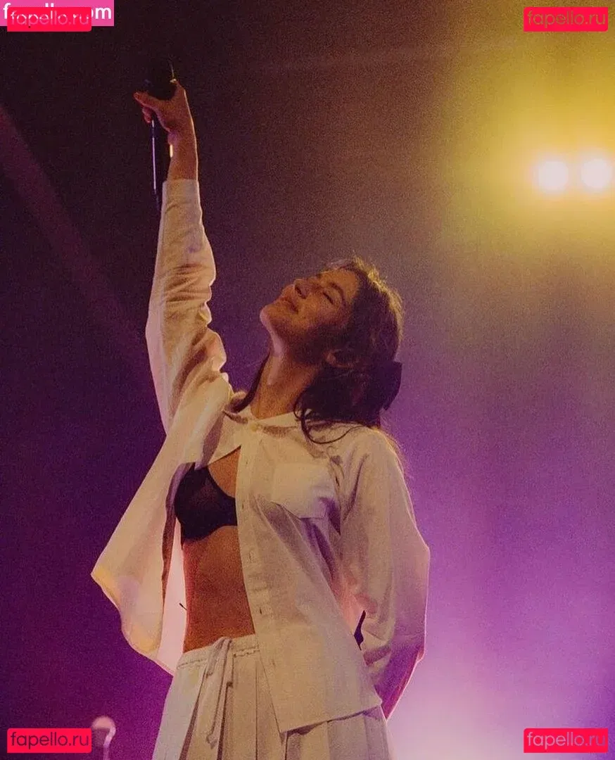 Gracie Abrams Onlyfans Photo Gallery 