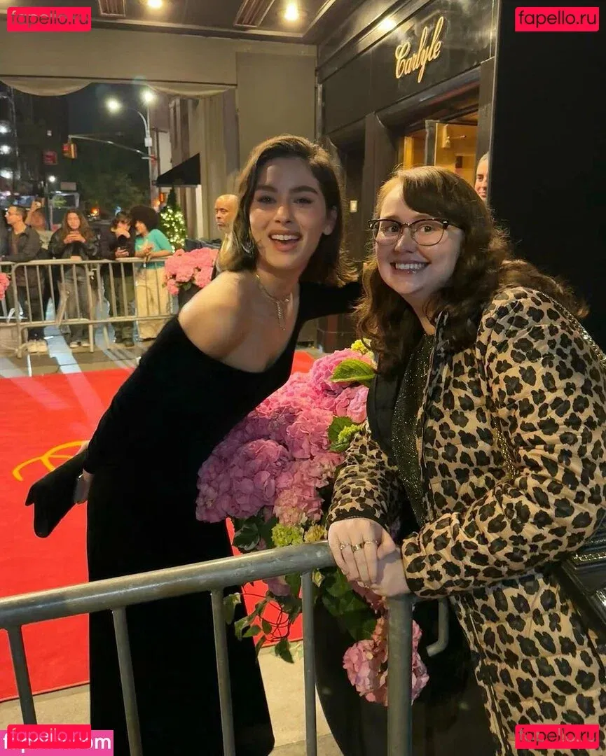 Gracie Abrams Onlyfans Photo Gallery 