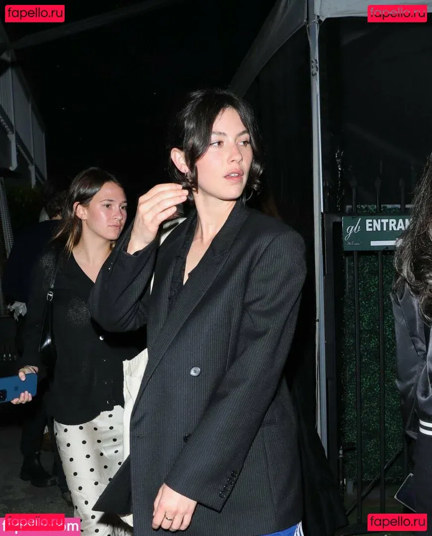 Gracie Abrams Onlyfans Photo Gallery 