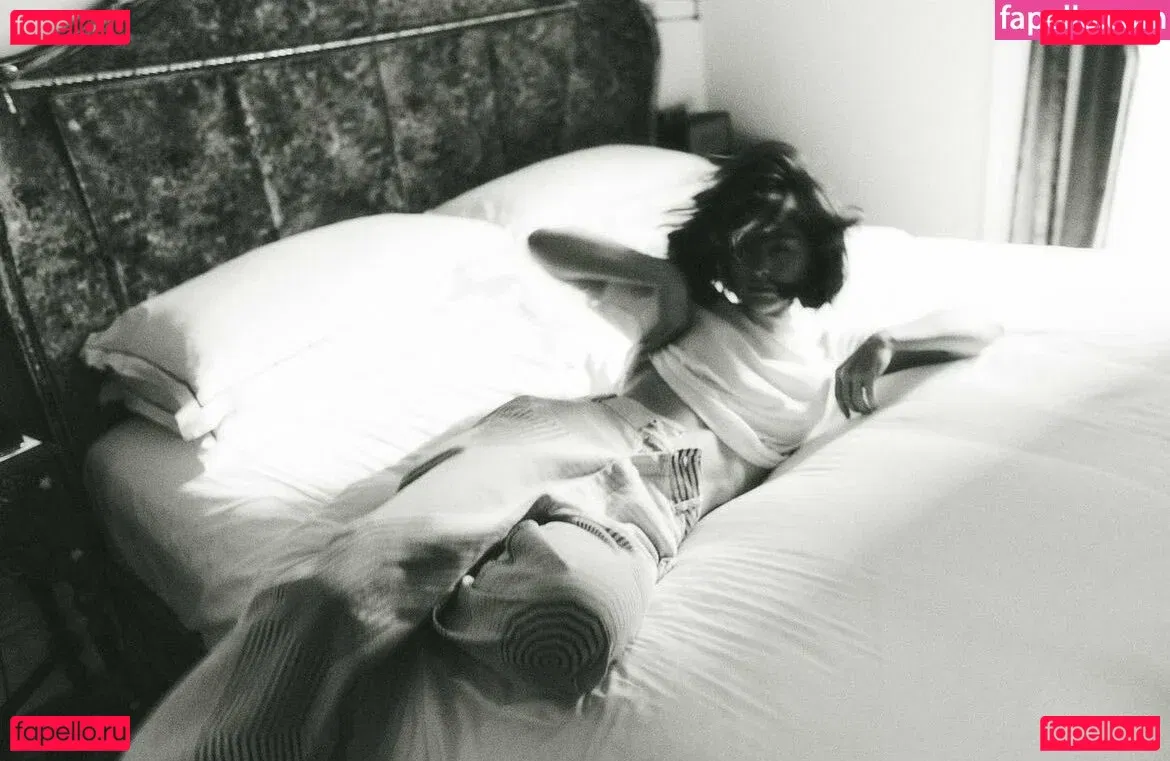 Gracie Abrams Onlyfans Photo Gallery 