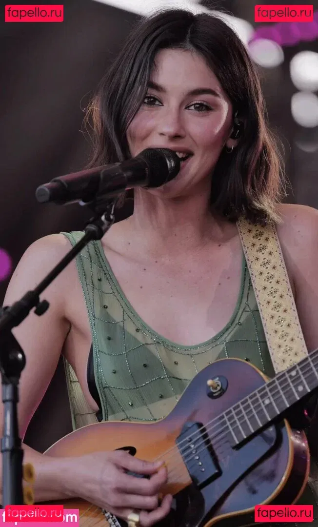 Gracie Abrams Onlyfans Photo Gallery 