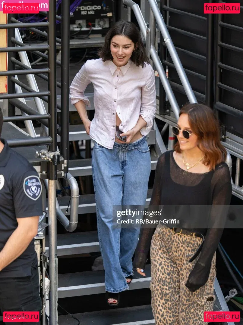 Gracie Abrams Onlyfans Photo Gallery 