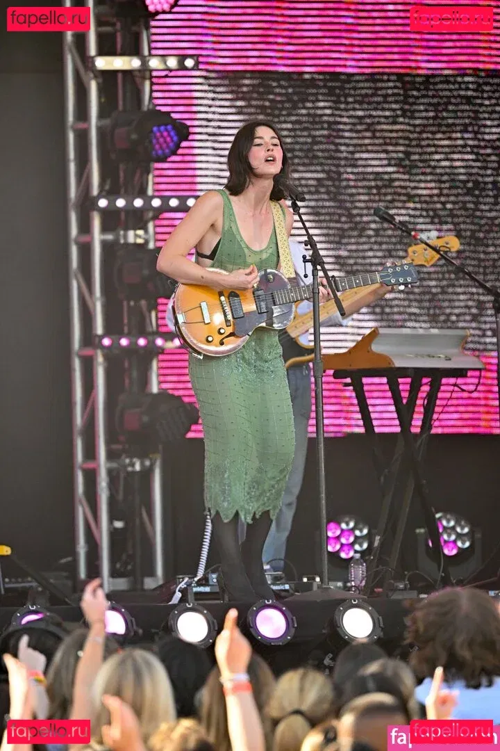 Gracie Abrams Onlyfans Photo Gallery 