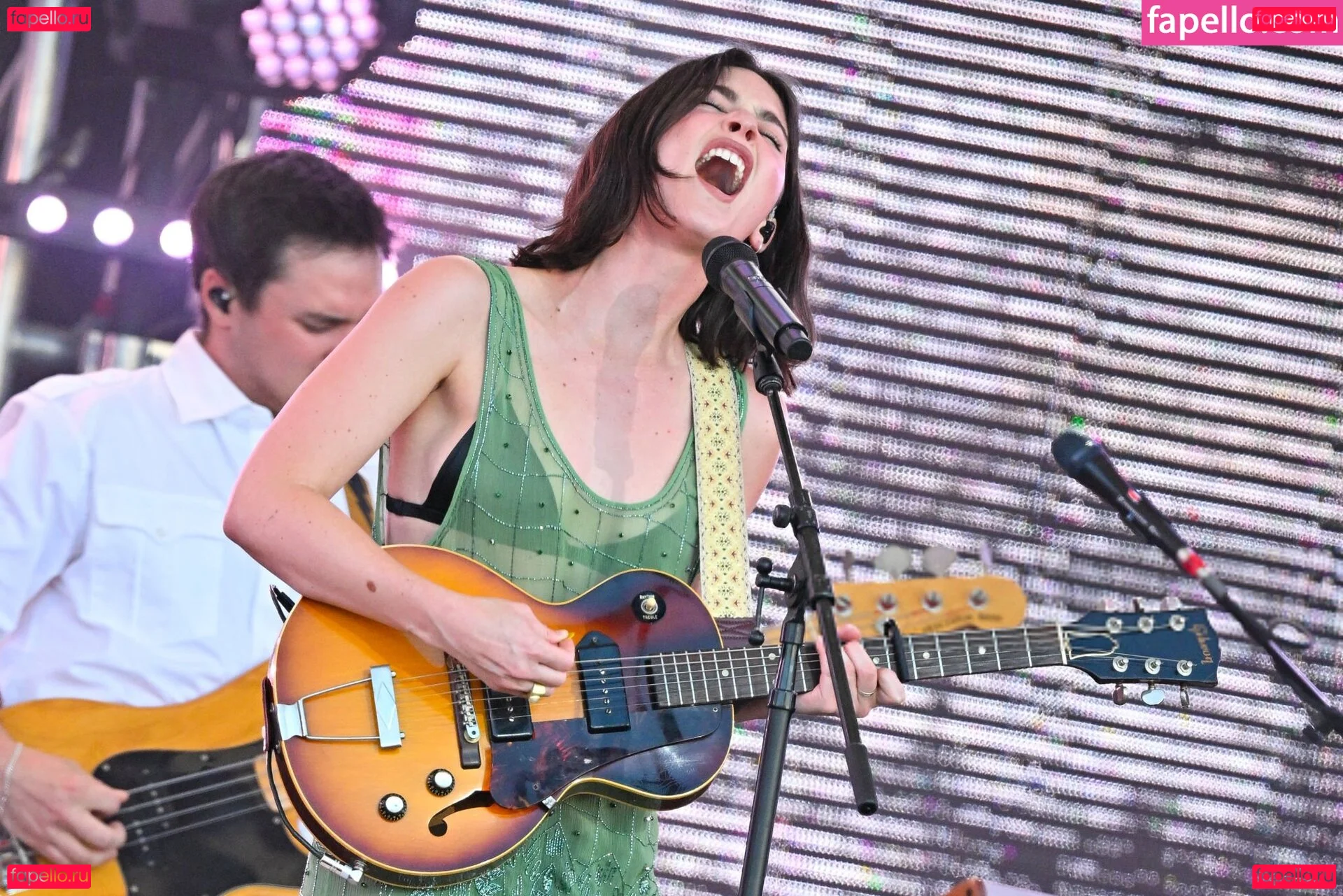 Gracie Abrams Onlyfans Photo Gallery 