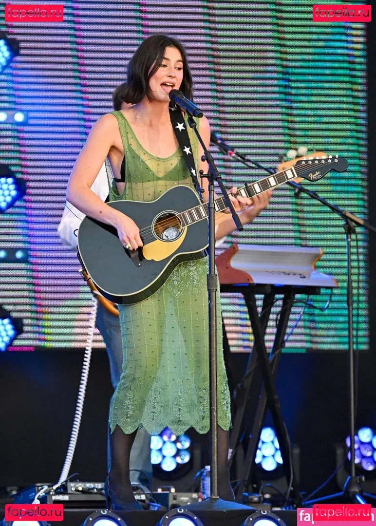 Gracie Abrams Onlyfans Photo Gallery 