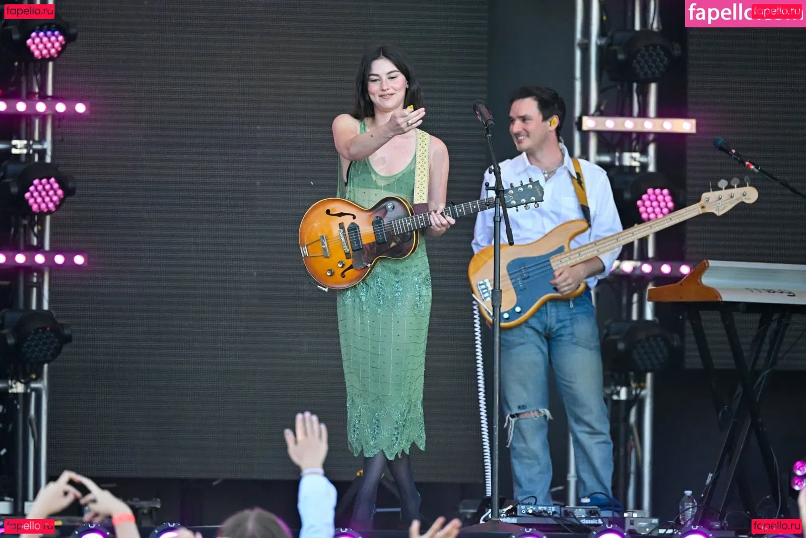 Gracie Abrams Onlyfans Photo Gallery 