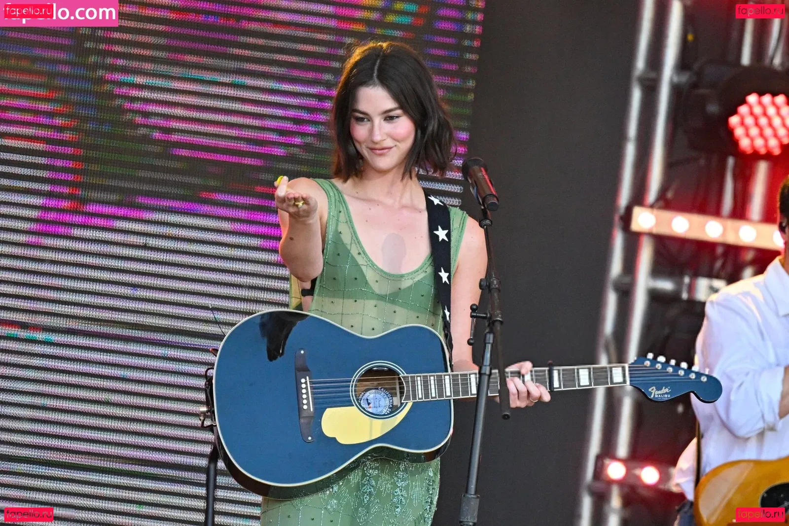 Gracie Abrams Onlyfans Photo Gallery 