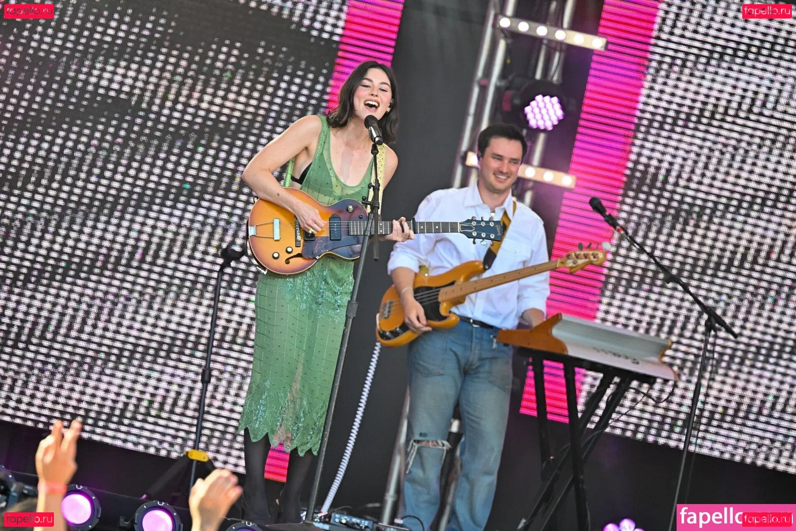 Gracie Abrams Onlyfans Photo Gallery 