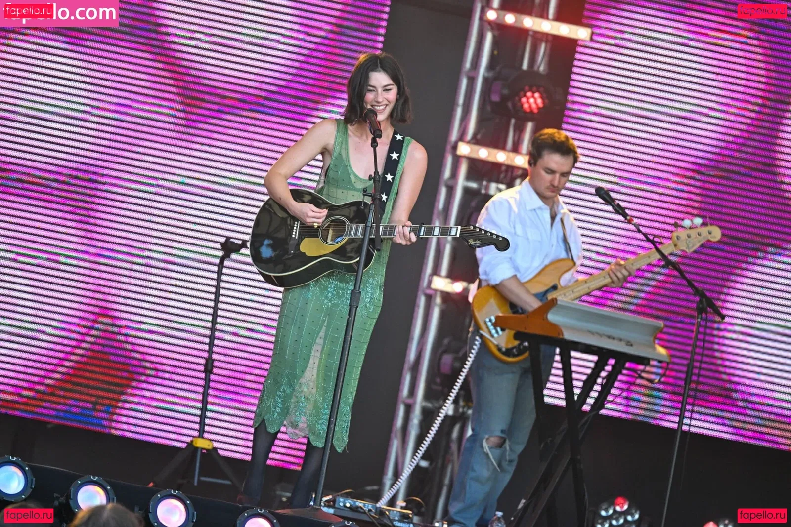 Gracie Abrams Onlyfans Photo Gallery 