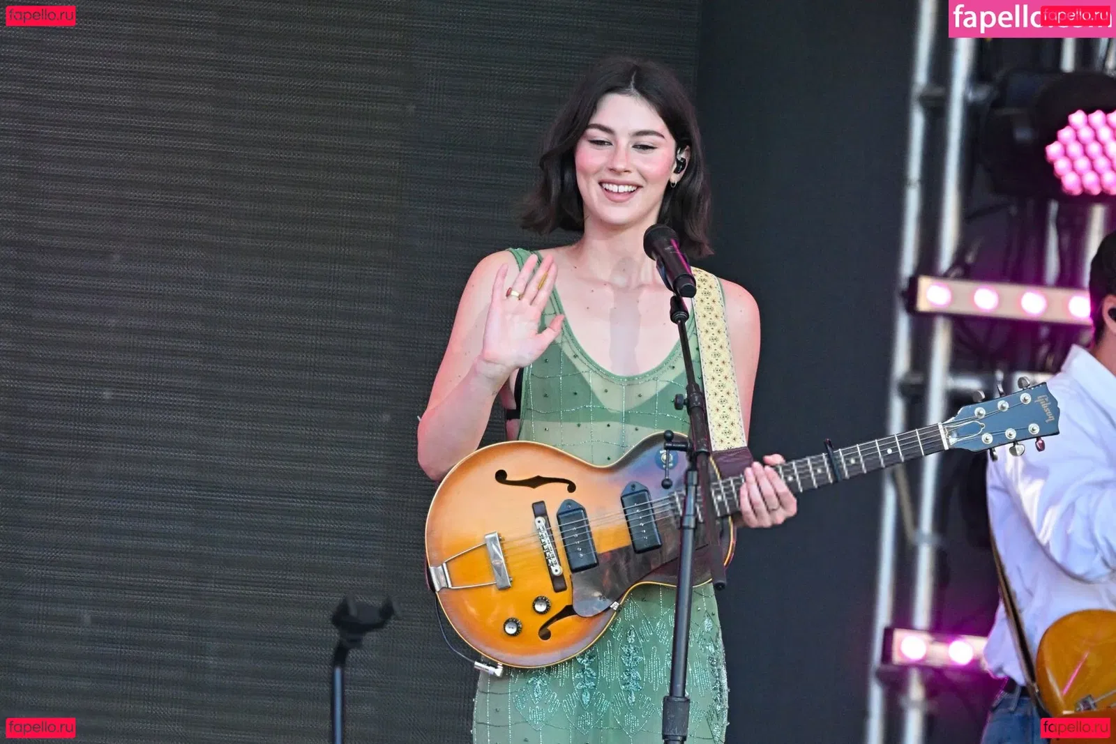 Gracie Abrams Onlyfans Photo Gallery 