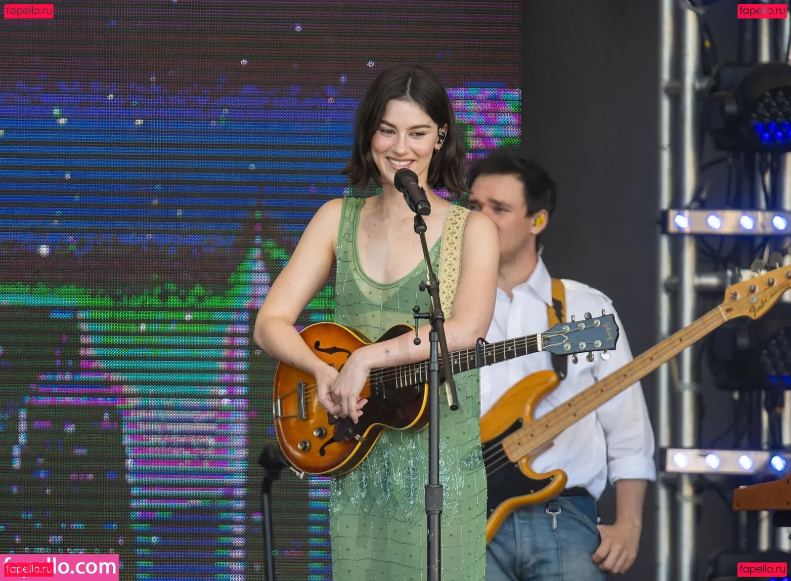 Gracie Abrams Onlyfans Photo Gallery 