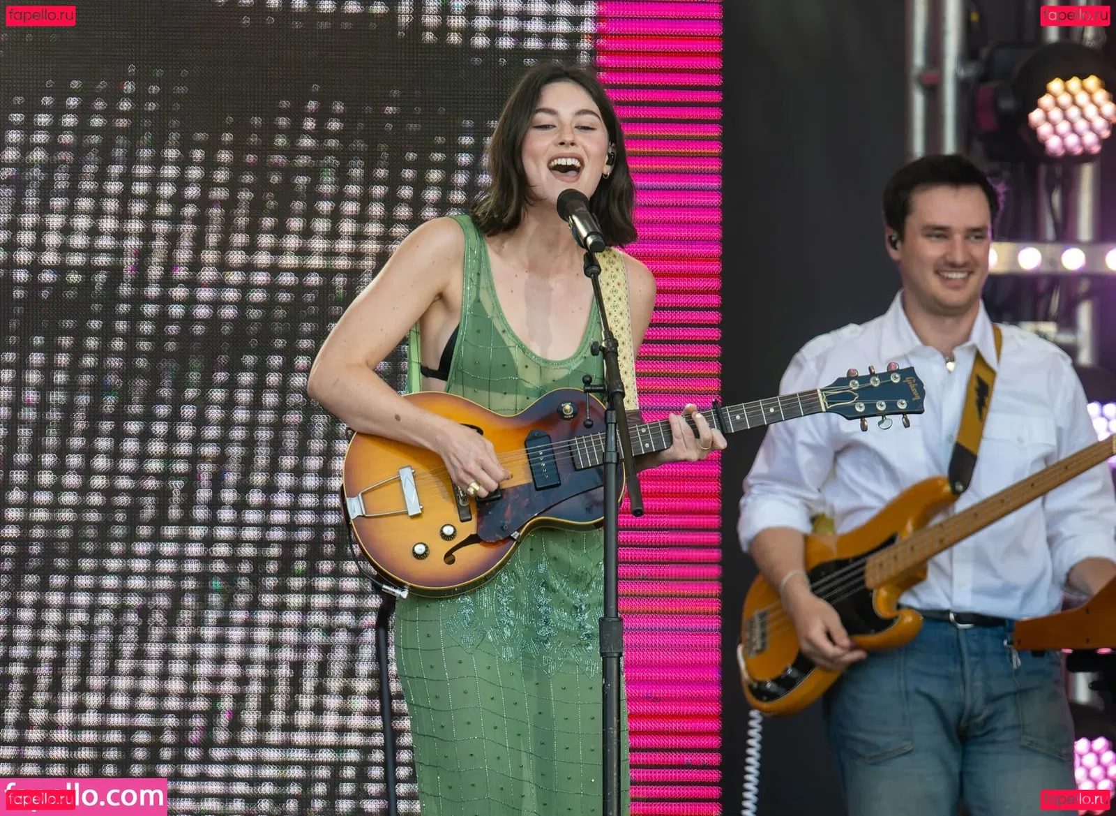 Gracie Abrams Onlyfans Photo Gallery 