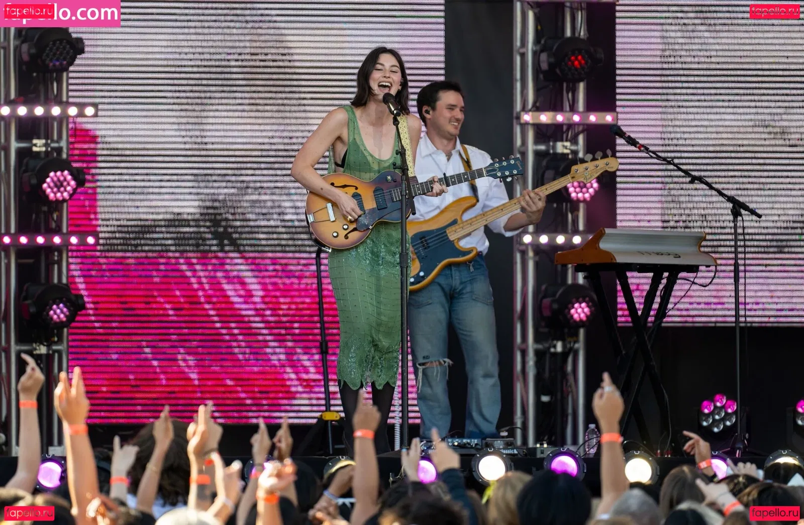 Gracie Abrams Onlyfans Photo Gallery 