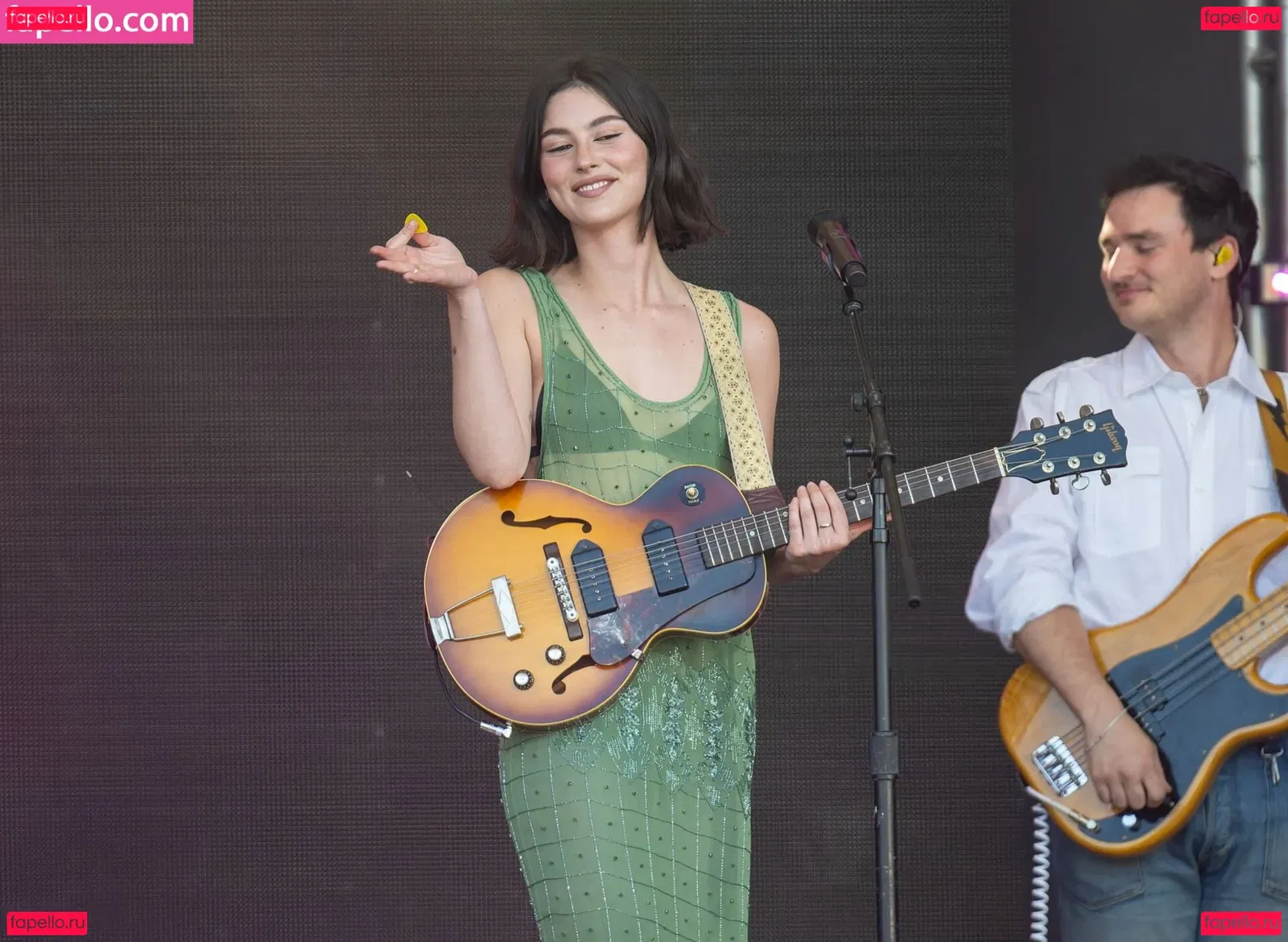 Gracie Abrams Onlyfans Photo Gallery 