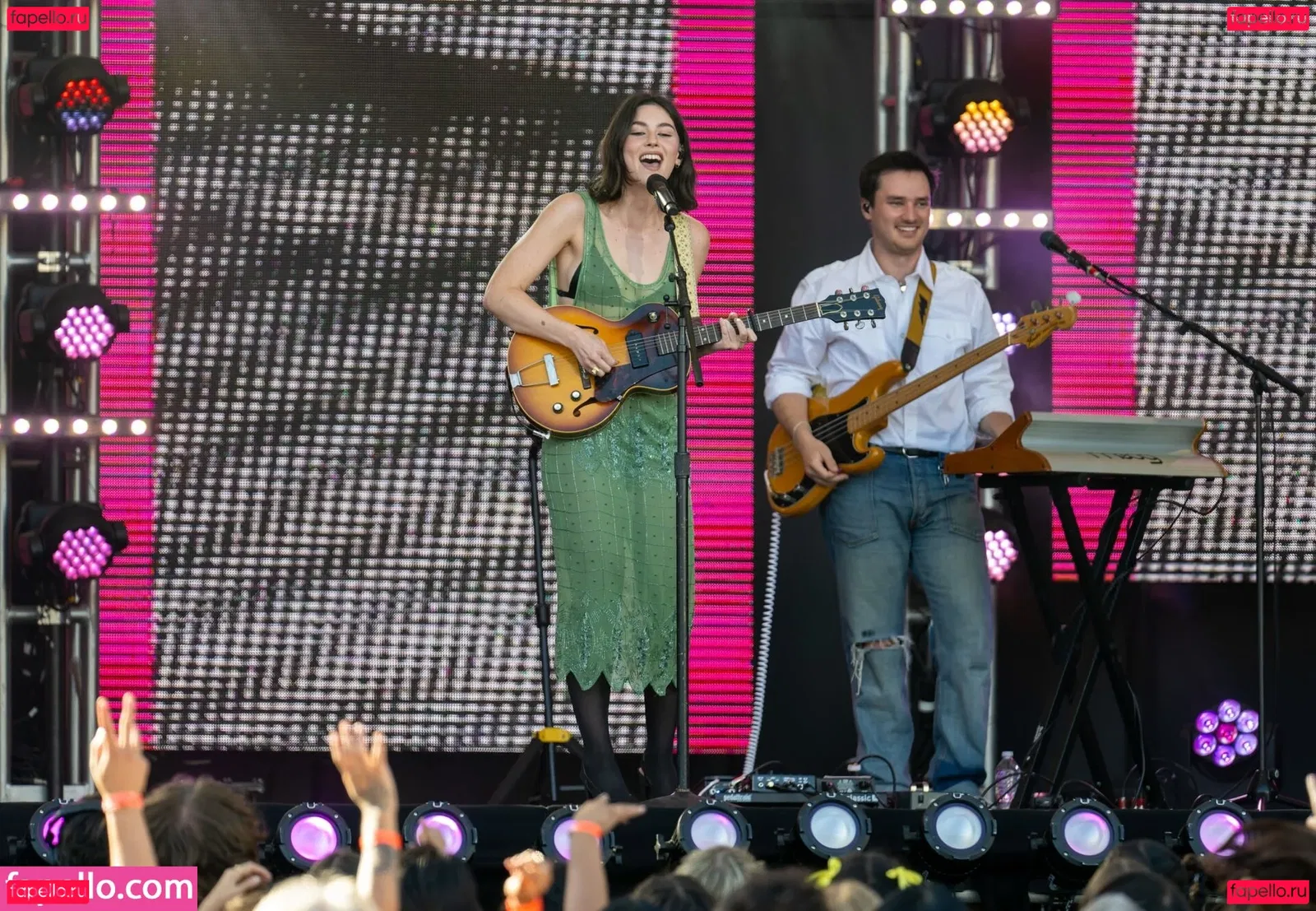 Gracie Abrams Onlyfans Photo Gallery 