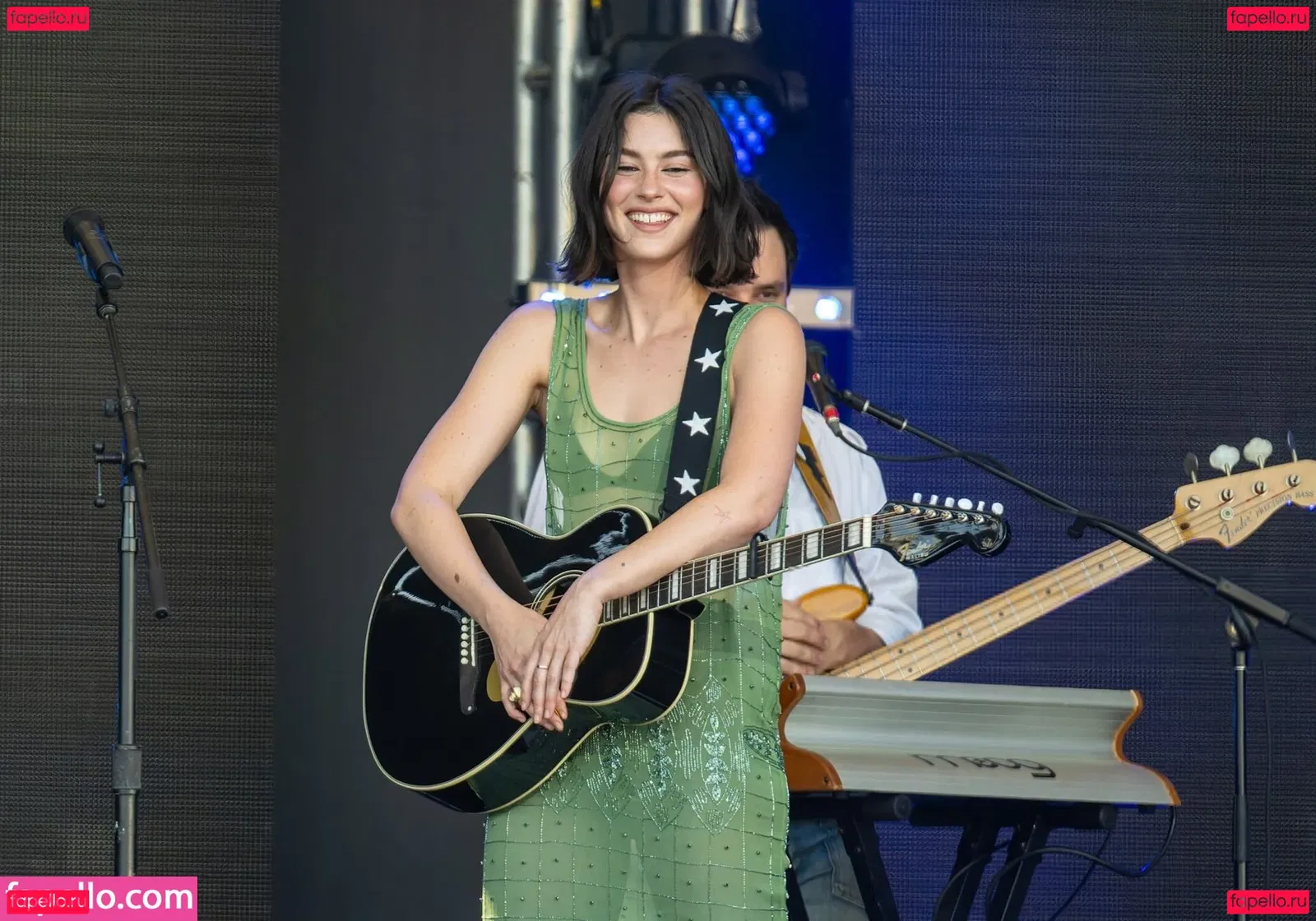 Gracie Abrams Onlyfans Photo Gallery 