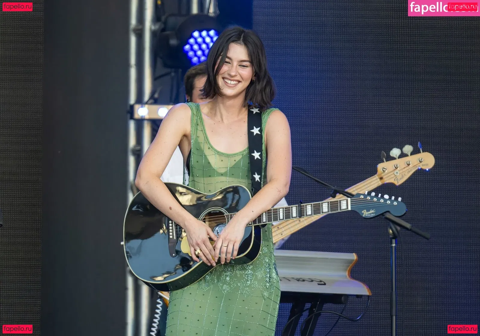 Gracie Abrams Onlyfans Photo Gallery 