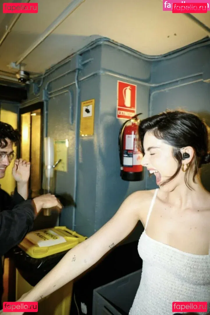 Gracie Abrams Onlyfans Photo Gallery 