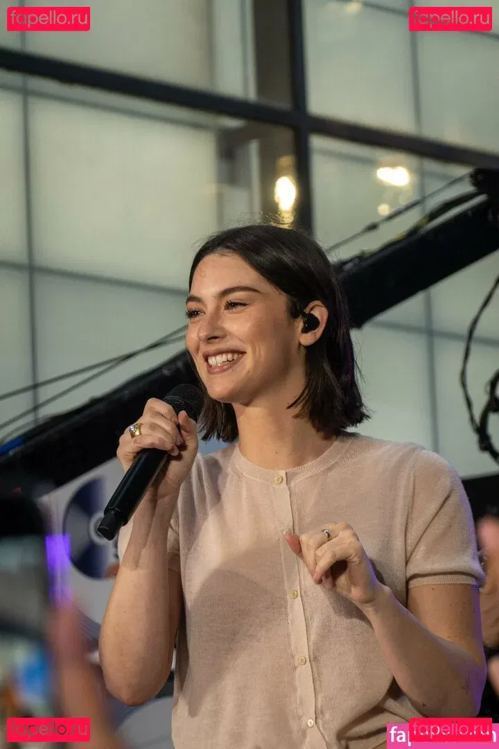 Gracie Abrams Onlyfans Photo Gallery 