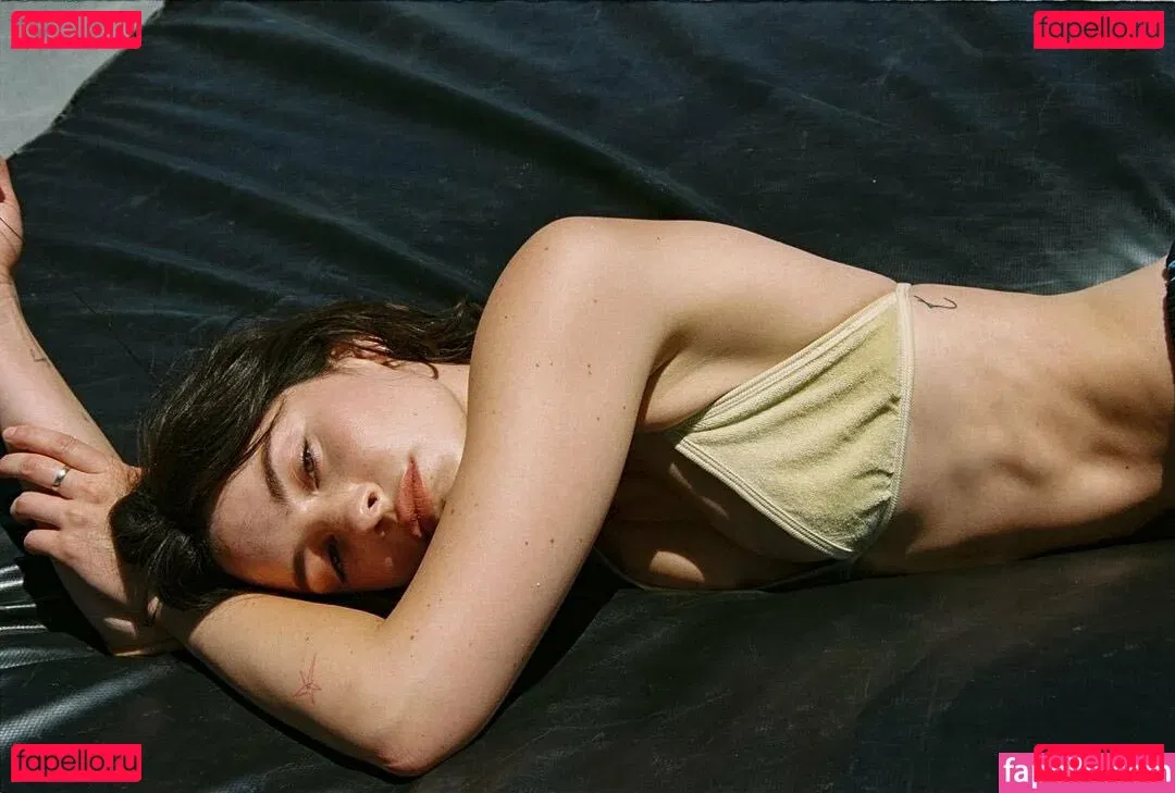 Gracie Abrams Onlyfans Photo Gallery 