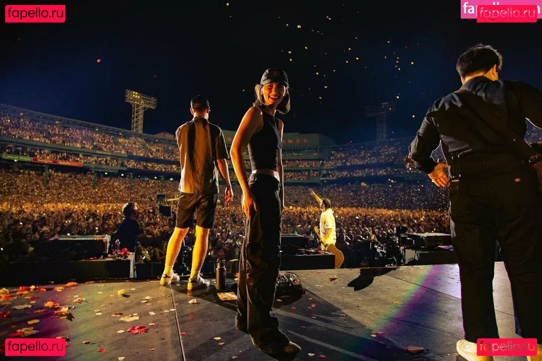 Gracie Abrams Onlyfans Photo Gallery 