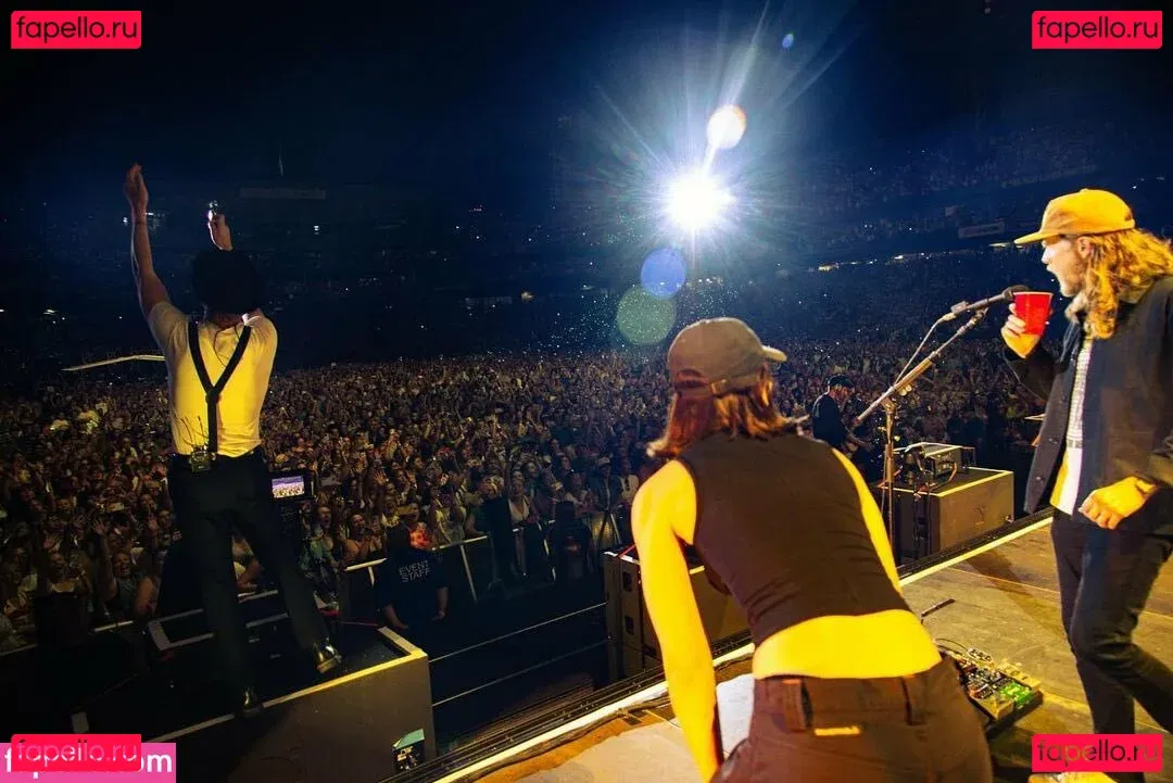 Gracie Abrams Onlyfans Photo Gallery 