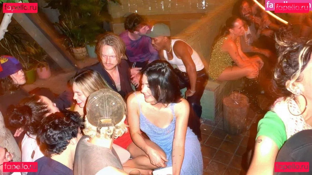 Gracie Abrams Onlyfans Photo Gallery 