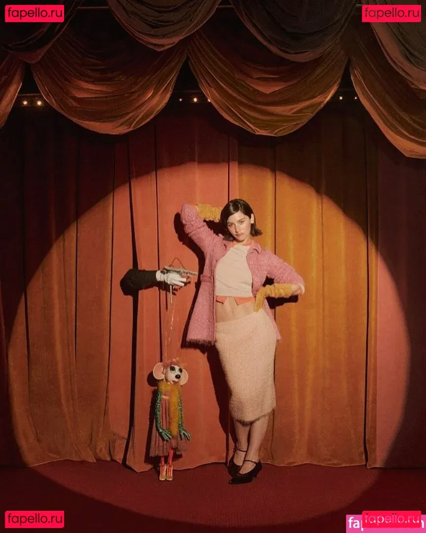 Gracie Abrams Onlyfans Photo Gallery 