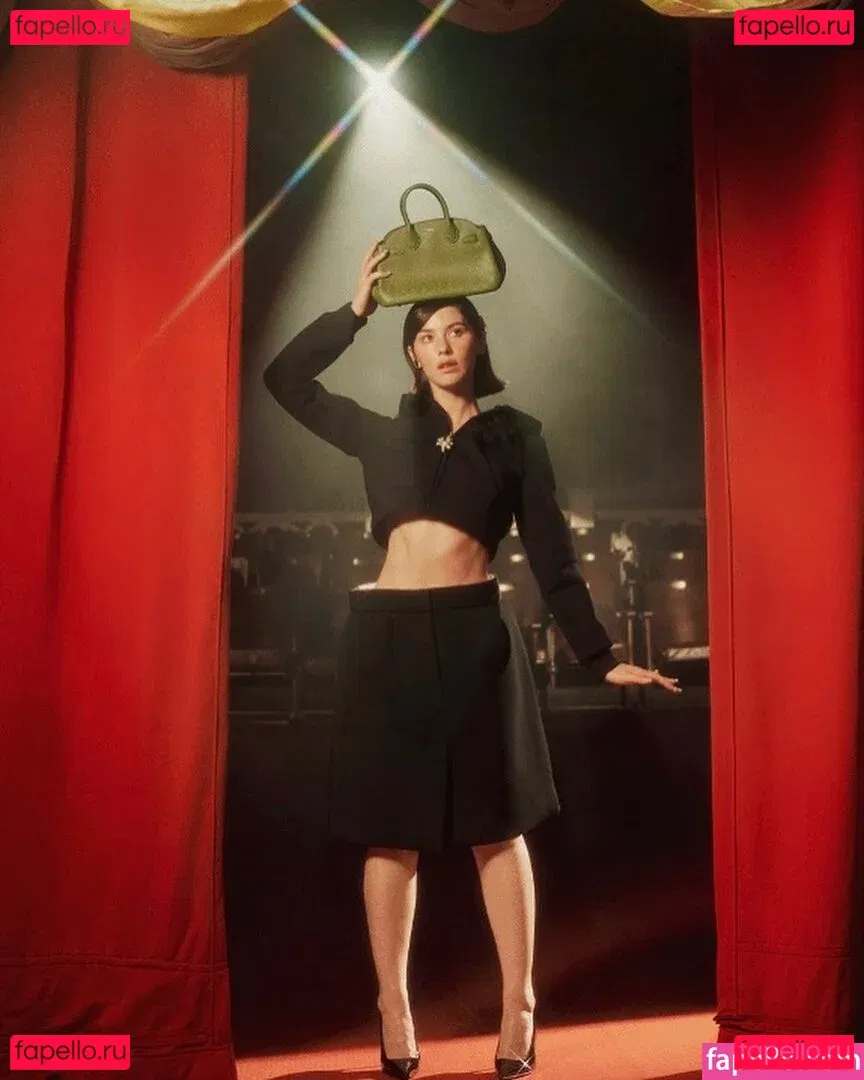 Gracie Abrams Onlyfans Photo Gallery 